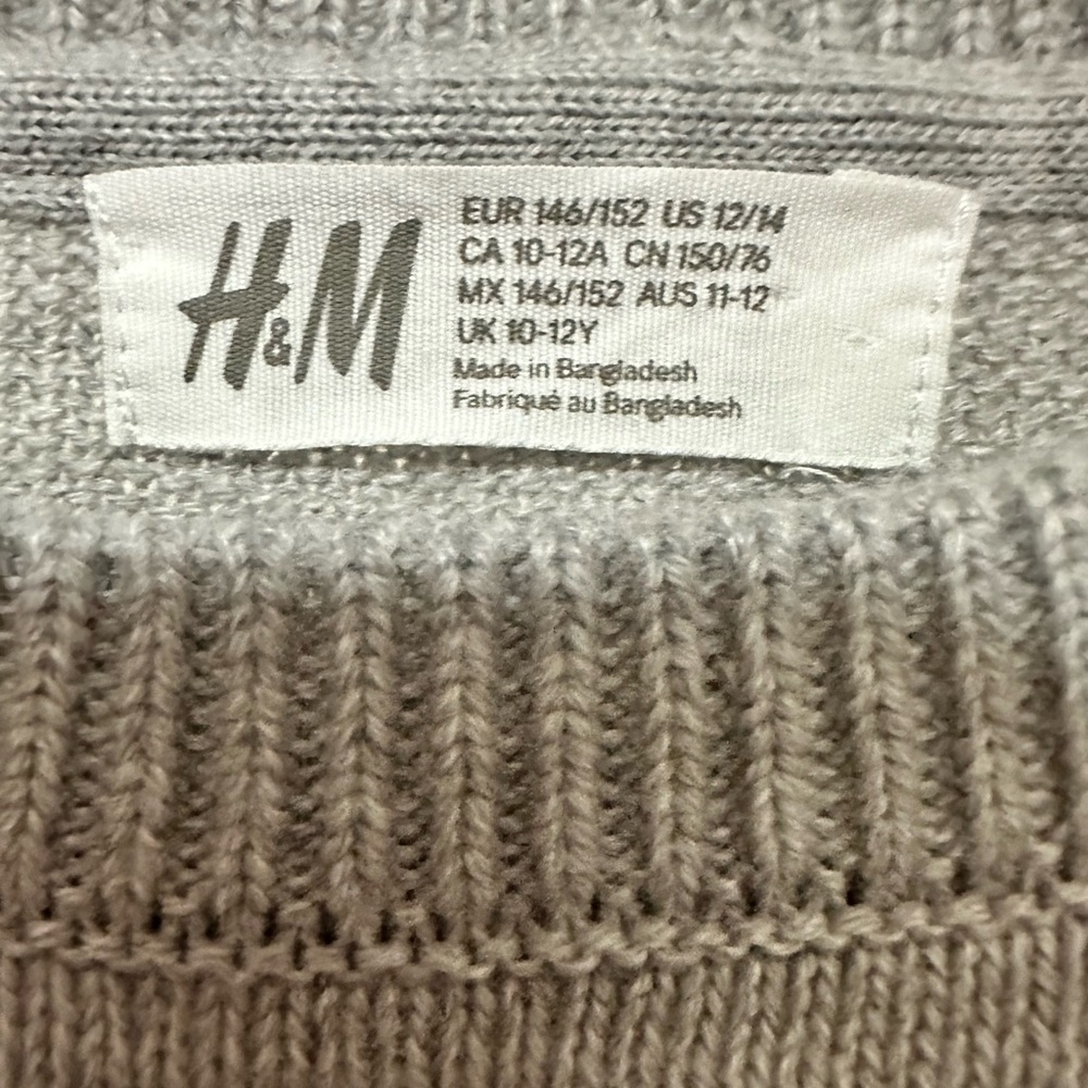 H&M girls holiday top. Size 12/14. - Picture 3 of 3
